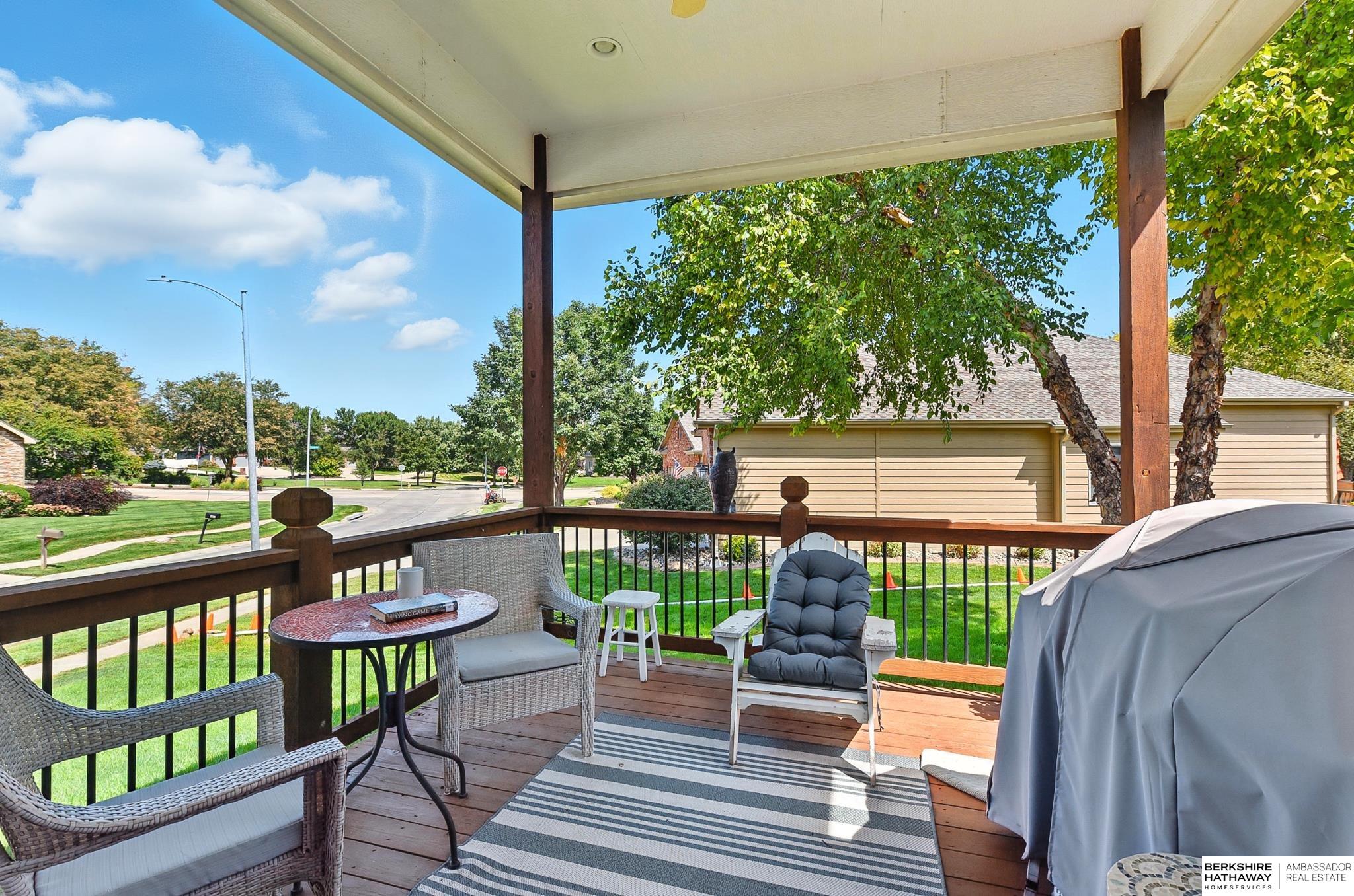 Omaha, Nebraska 68135, United States, 4 Bedrooms Bedrooms, ,3 BathroomsBathrooms,Residential,Pending,200860