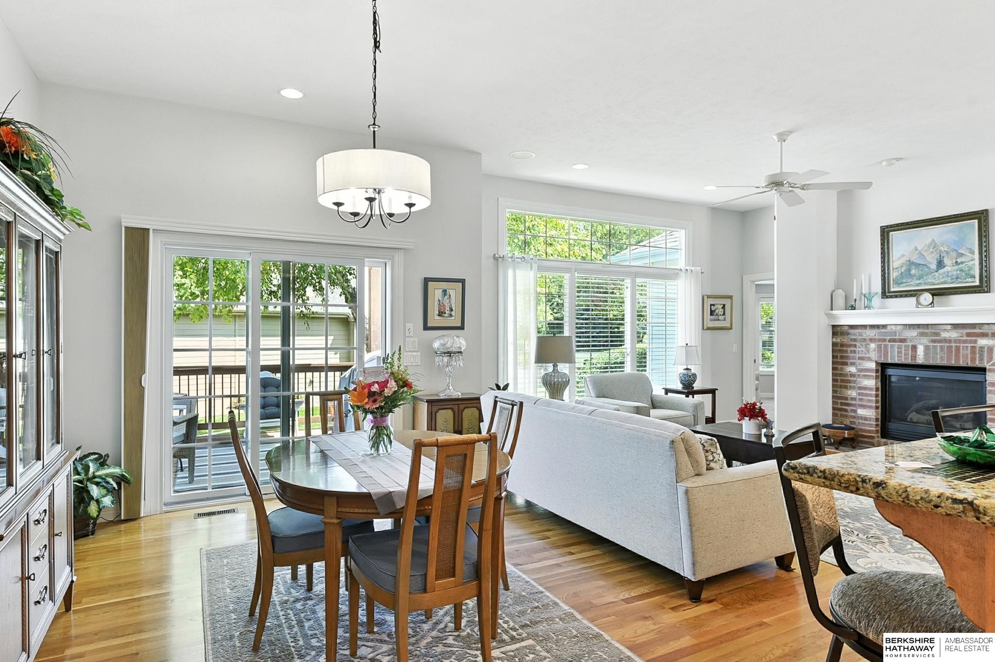 Omaha, Nebraska 68135, United States, 4 Bedrooms Bedrooms, ,3 BathroomsBathrooms,Residential,Pending,200860