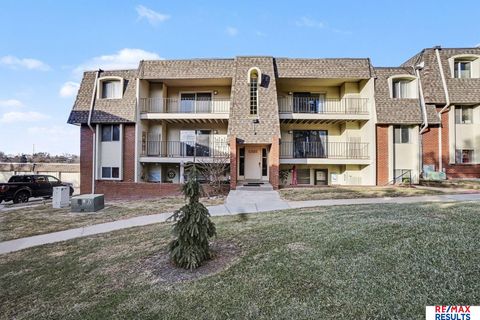 Photo of 12035 Pierce Plaza #222, Omaha, NE 68144 (MLS # 22602189)
