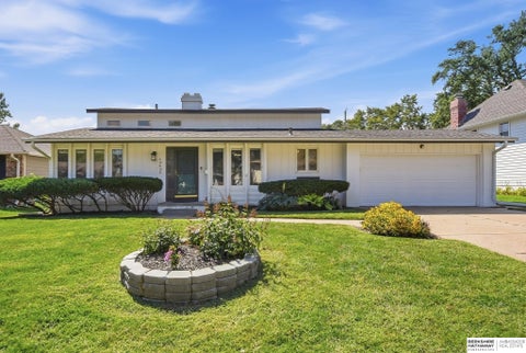 Photo of 13435 Cedar Street, Omaha, NE 68144 (MLS # 22626483)