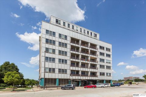 Photo of 3000 Farnam Street #4H, Omaha, NE 68131 (MLS # 22520058)
