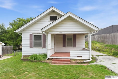 Photo of 2609 N 73rd Street, Omaha, NE 68134 (MLS # 22619908)