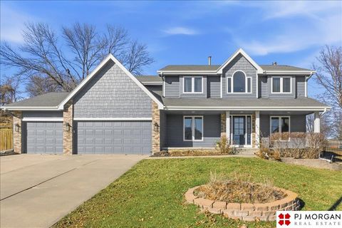 Photo of 12556 Bristol Circle, Omaha, NE 68164 (MLS # 22601751)