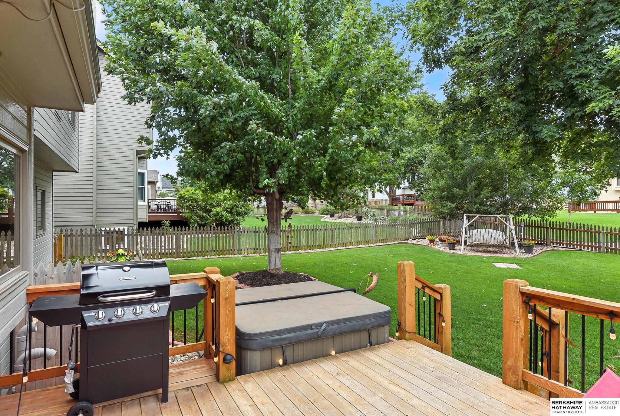 Omaha, Nebraska 68135, United States, 4 Bedrooms Bedrooms, ,3 BathroomsBathrooms,Residential,Active,173839