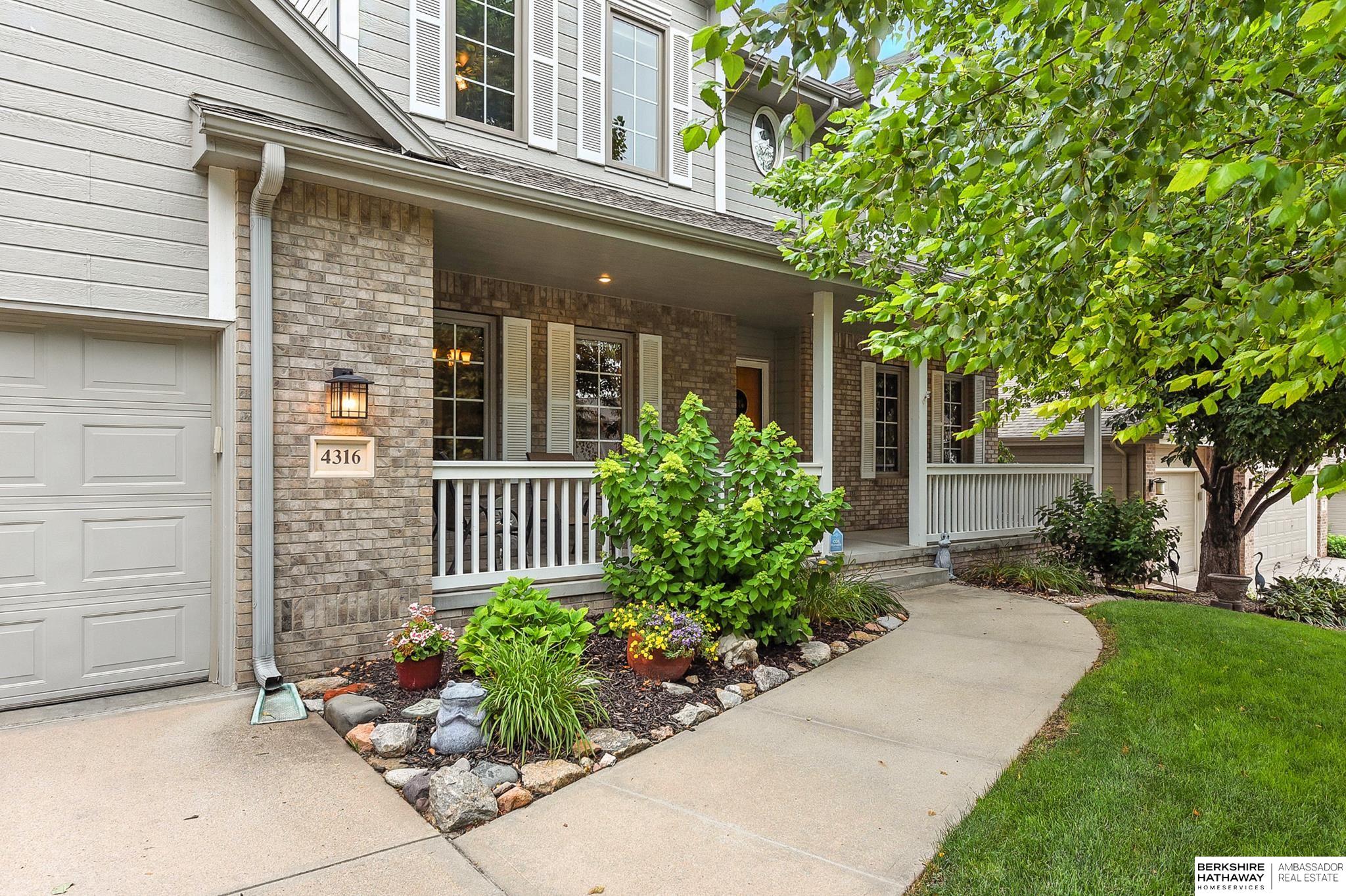 Omaha, Nebraska 68135, United States, 4 Bedrooms Bedrooms, ,3 BathroomsBathrooms,Residential,Active,173839