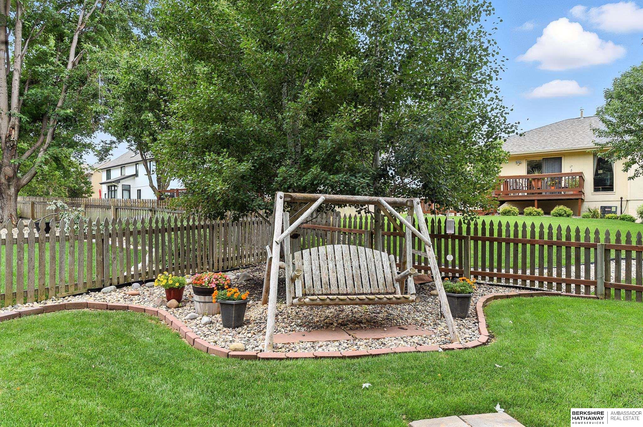 Omaha, Nebraska 68135, United States, 4 Bedrooms Bedrooms, ,3 BathroomsBathrooms,Residential,Active,173839