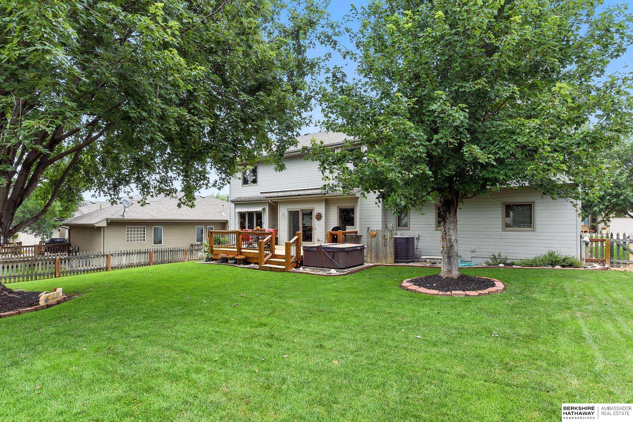 Omaha, Nebraska 68135, United States, 4 Bedrooms Bedrooms, ,3 BathroomsBathrooms,Residential,Active,173839