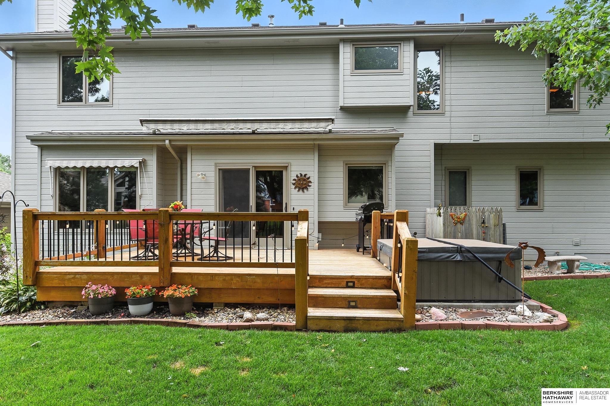 Omaha, Nebraska 68135, United States, 4 Bedrooms Bedrooms, ,3 BathroomsBathrooms,Residential,Active,173839