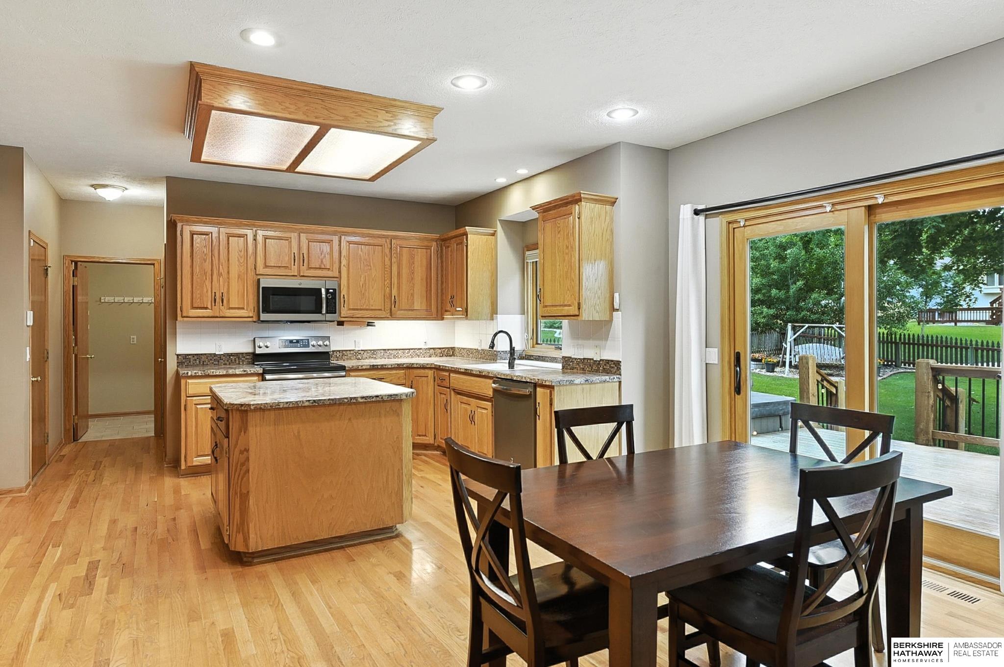 Omaha, Nebraska 68135, United States, 4 Bedrooms Bedrooms, ,3 BathroomsBathrooms,Residential,Active,173839