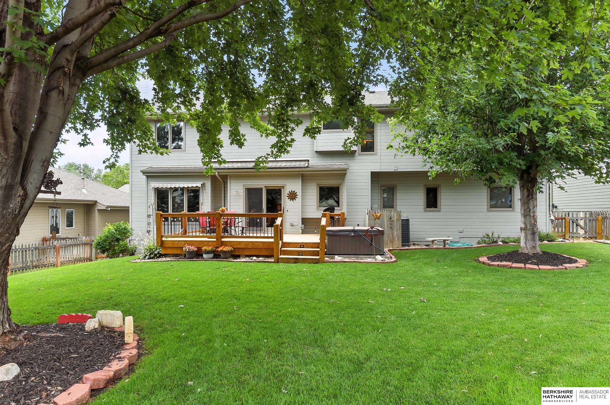 Omaha, Nebraska 68135, United States, 4 Bedrooms Bedrooms, ,3 BathroomsBathrooms,Residential,Active,173839