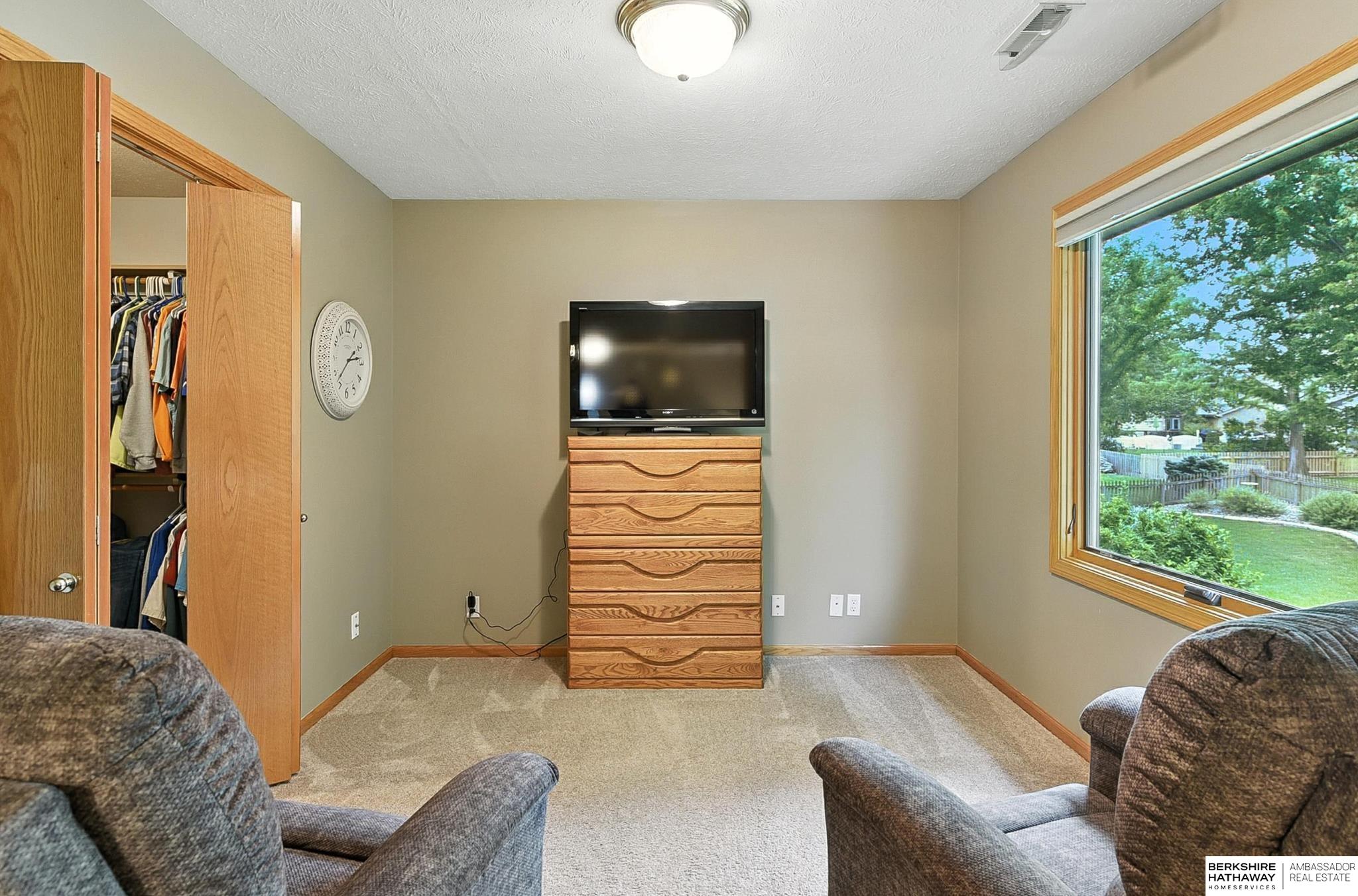 Omaha, Nebraska 68135, United States, 4 Bedrooms Bedrooms, ,3 BathroomsBathrooms,Residential,Active,173839