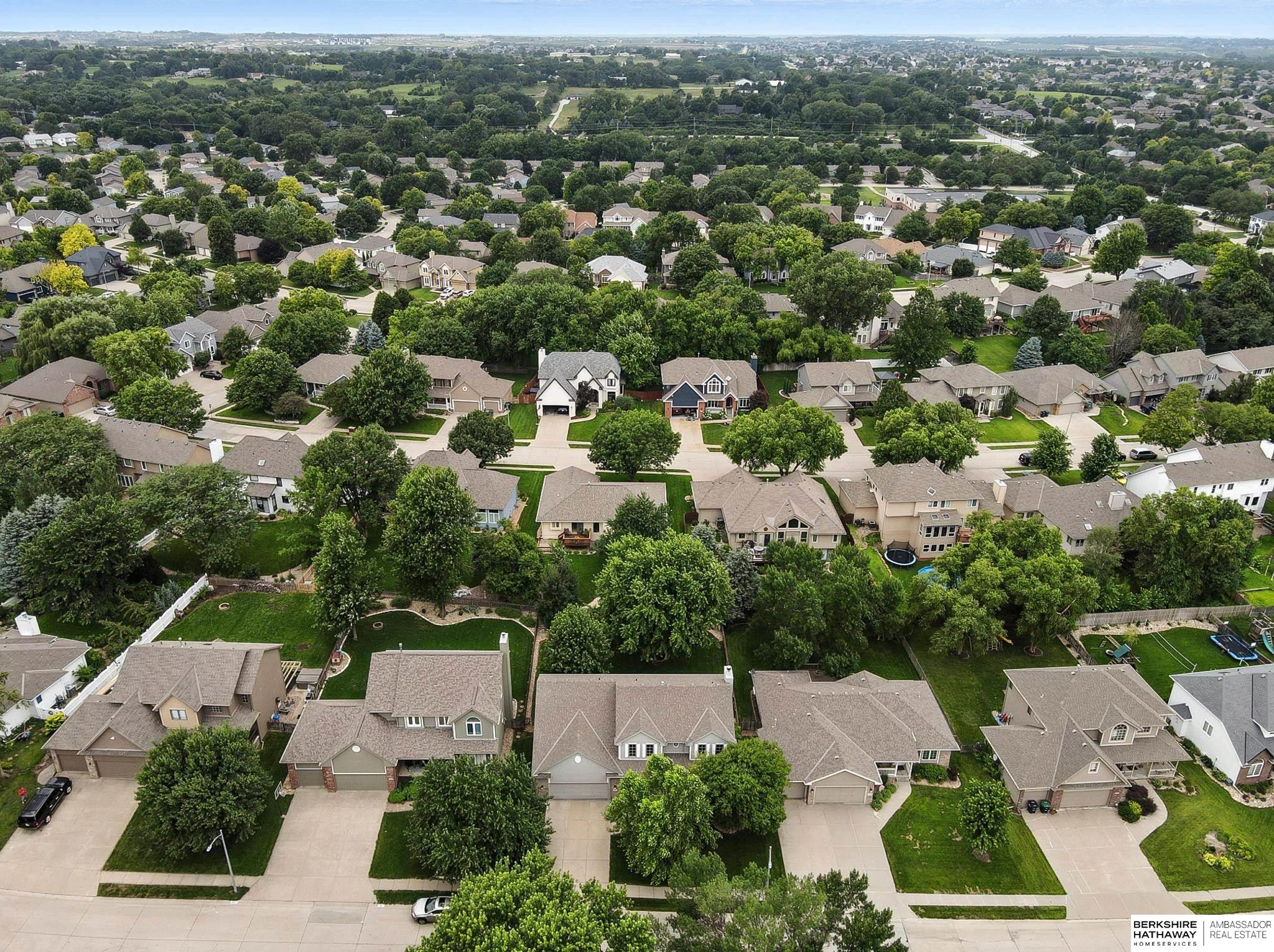 Omaha, Nebraska 68135, United States, 4 Bedrooms Bedrooms, ,3 BathroomsBathrooms,Residential,Active,173839