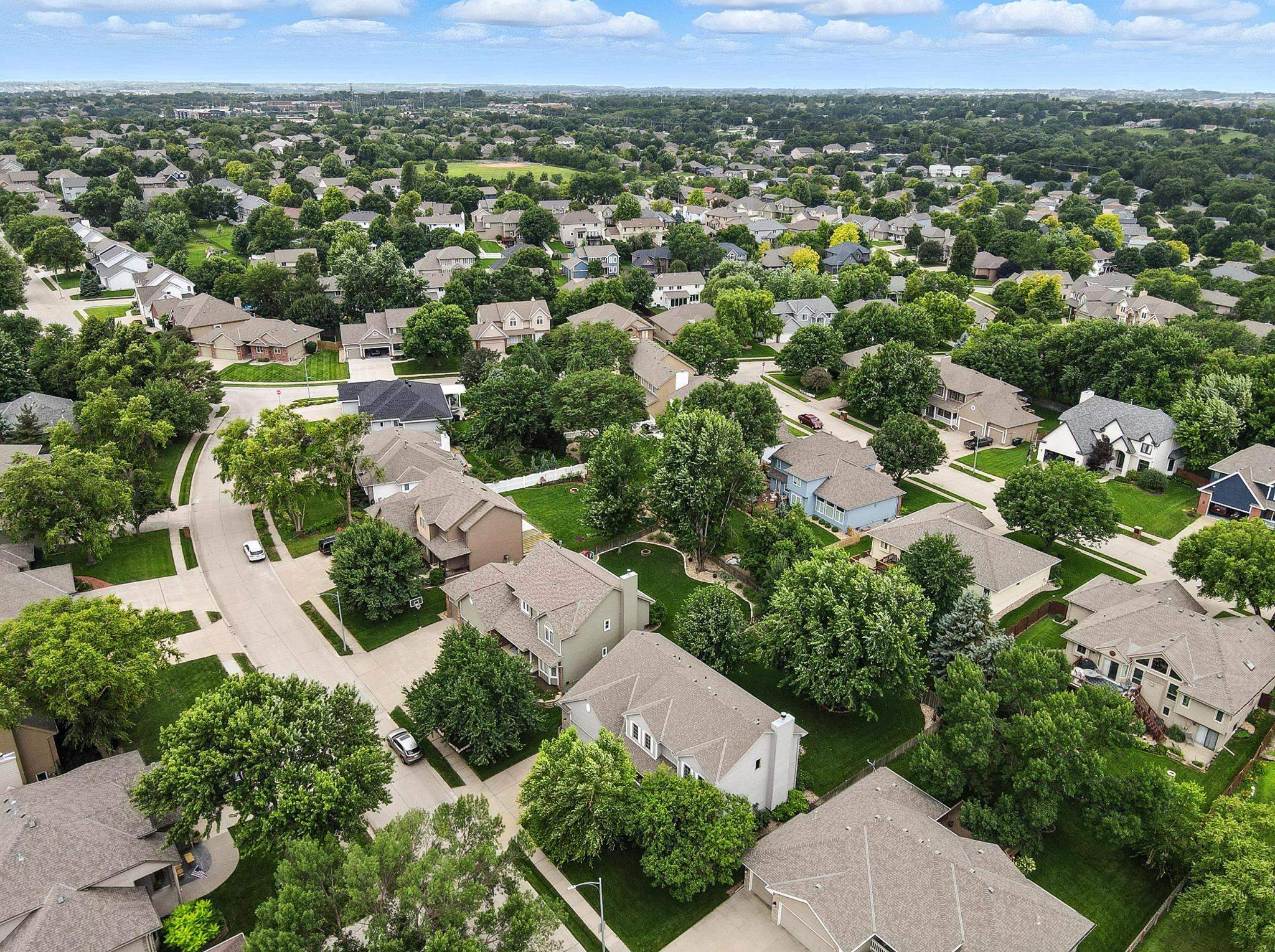 Omaha, Nebraska 68135, United States, 4 Bedrooms Bedrooms, ,3 BathroomsBathrooms,Residential,Active,173839