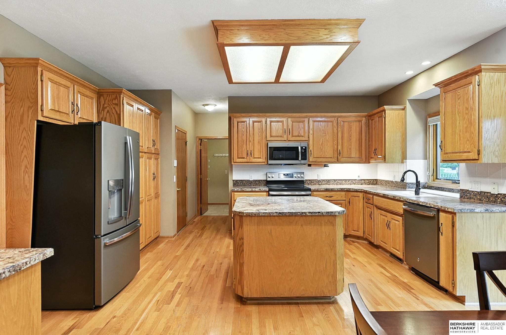 Omaha, Nebraska 68135, United States, 4 Bedrooms Bedrooms, ,3 BathroomsBathrooms,Residential,Active,173839