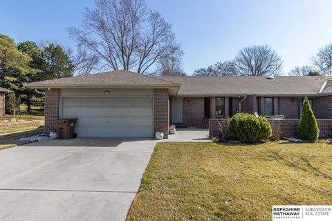 Photo of 4910 Sinclair Court, Lincoln, NE 68516 (MLS # 22609694)