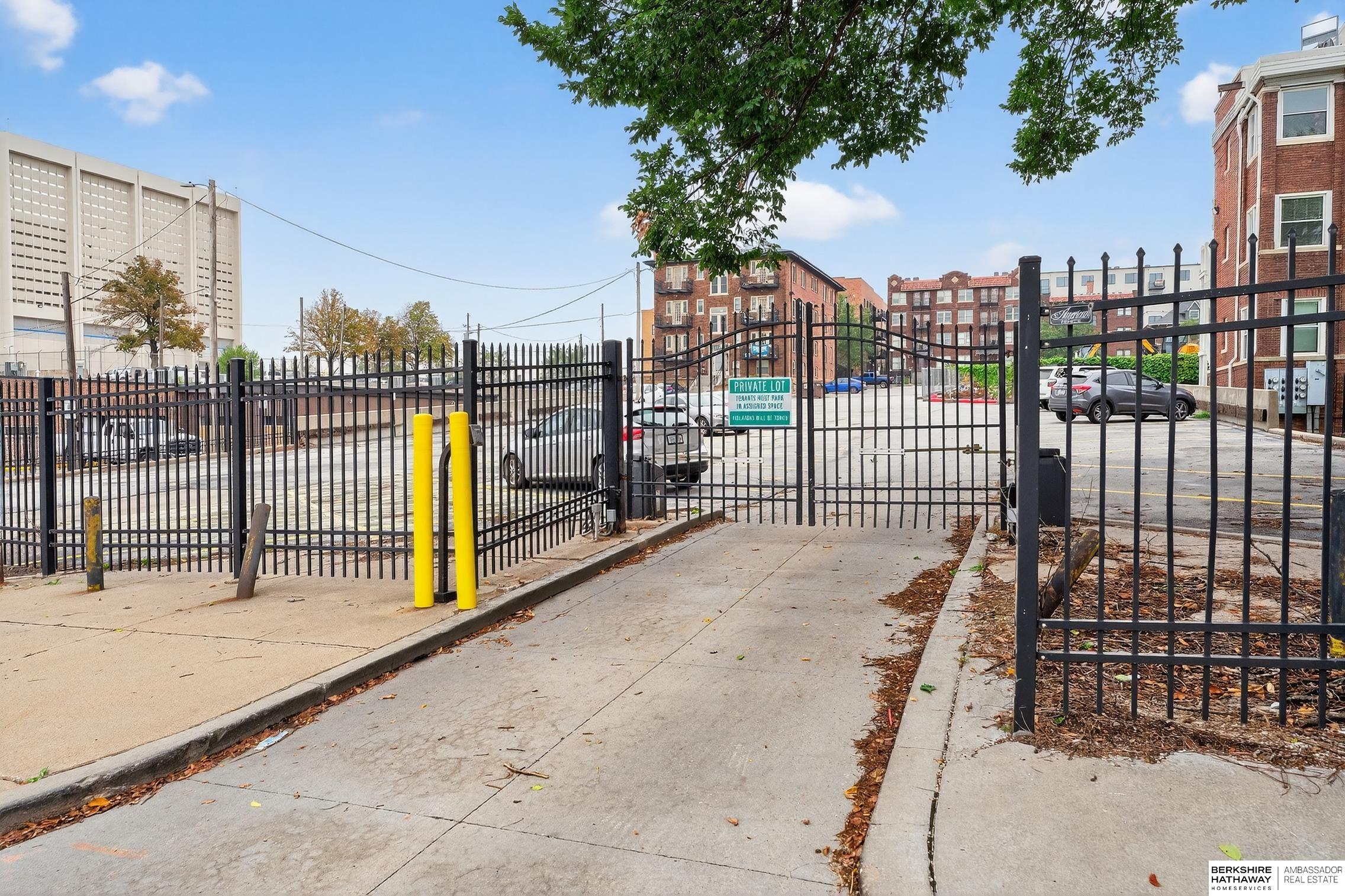 Omaha, Nebraska 68102, United States, 1 Bedroom Bedrooms, ,2 BathroomsBathrooms,Residential,Active,217120