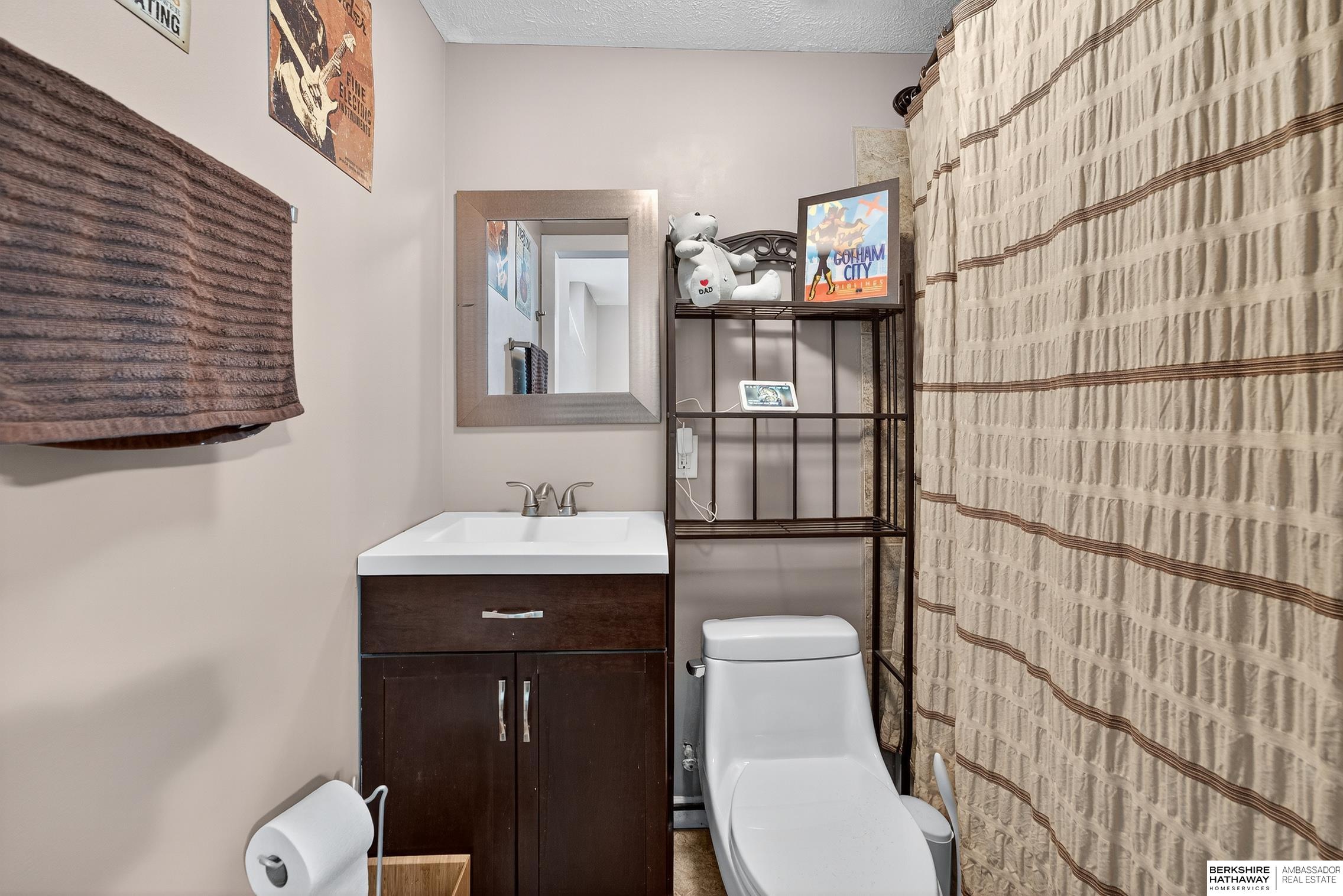 Omaha, Nebraska 68102, United States, 1 Bedroom Bedrooms, ,2 BathroomsBathrooms,Residential,Active,217120