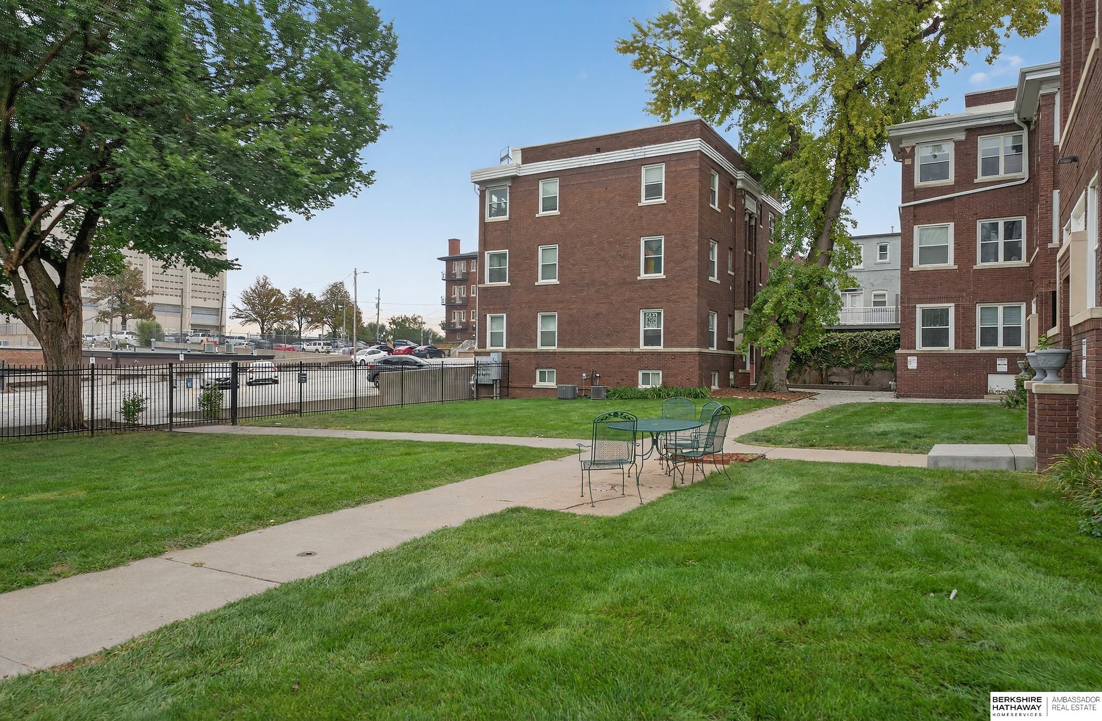 Omaha, Nebraska 68102, United States, 1 Bedroom Bedrooms, ,2 BathroomsBathrooms,Residential,Active,217120