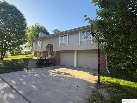 Photo of 14421 Weir Plaza, Omaha, NE 68137 (MLS # 22613257)