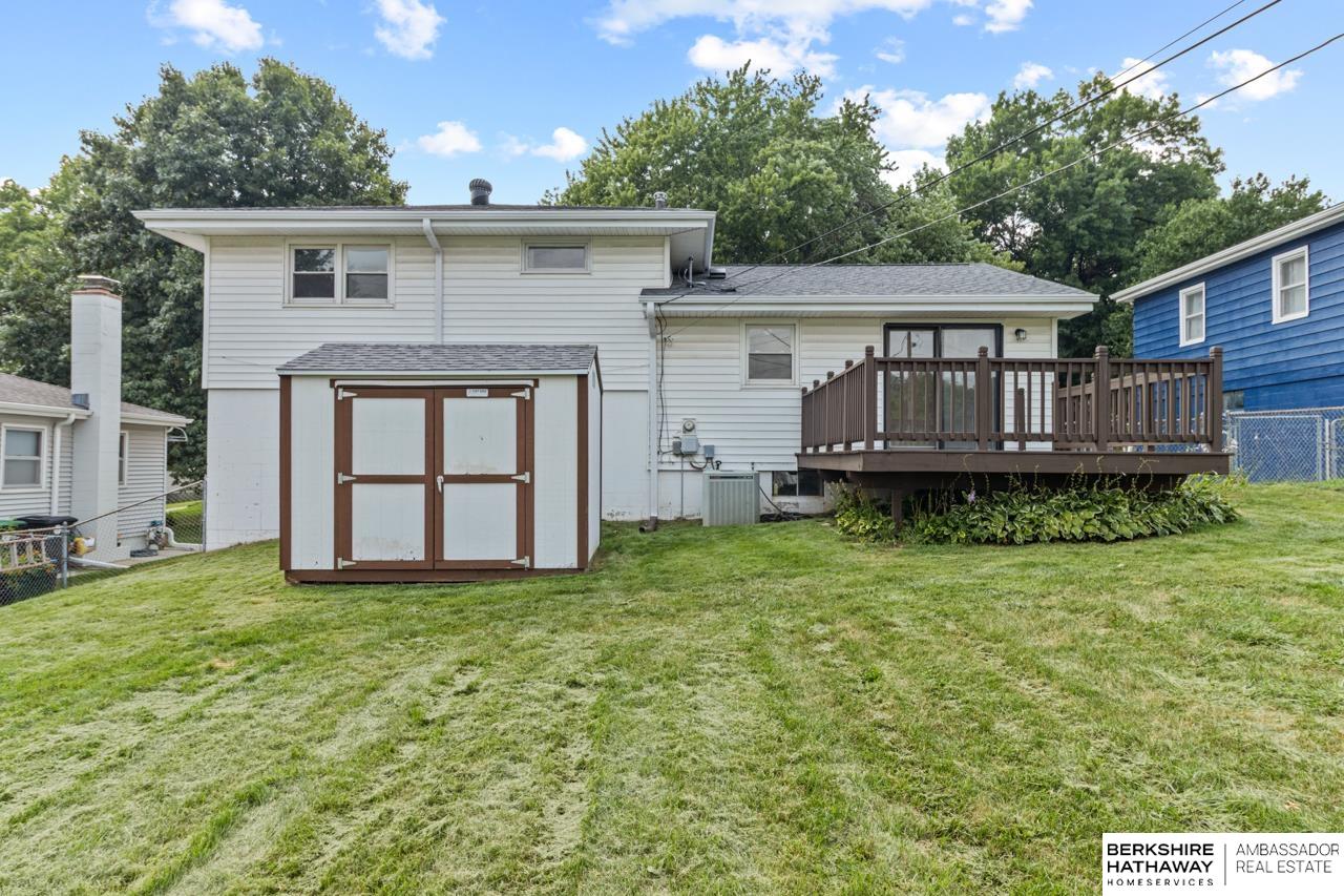 Omaha, Nebraska 68124, United States, 4 Bedrooms Bedrooms, ,3 BathroomsBathrooms,Residential,Pending,183674