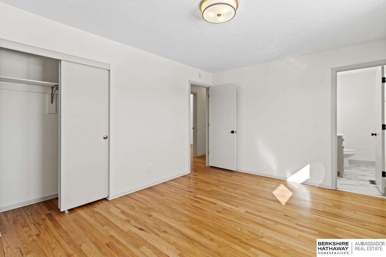 Omaha, Nebraska 68124, United States, 4 Bedrooms Bedrooms, ,3 BathroomsBathrooms,Residential,Pending,183674