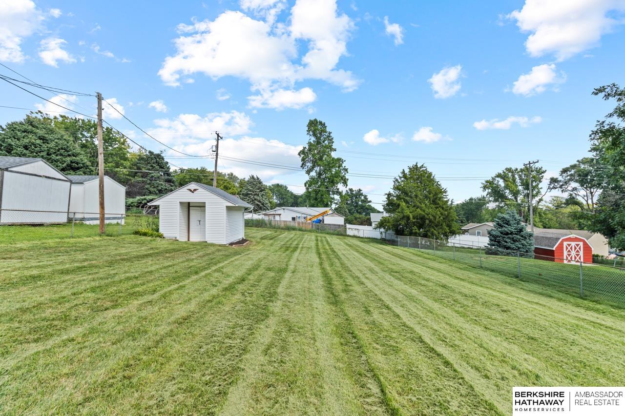 Omaha, Nebraska 68124, United States, 4 Bedrooms Bedrooms, ,3 BathroomsBathrooms,Residential,Pending,183674