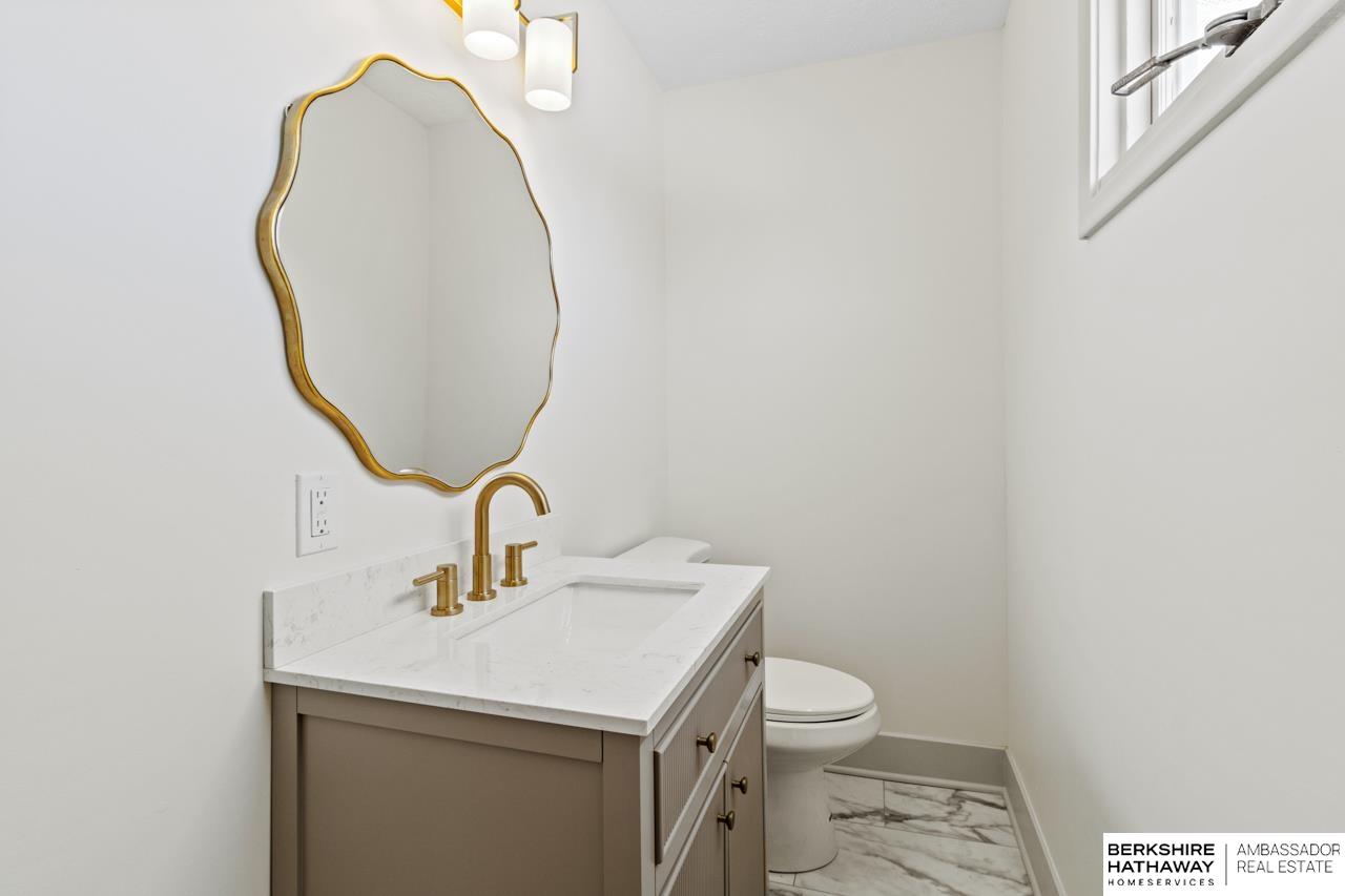 Omaha, Nebraska 68124, United States, 4 Bedrooms Bedrooms, ,3 BathroomsBathrooms,Residential,Pending,183674