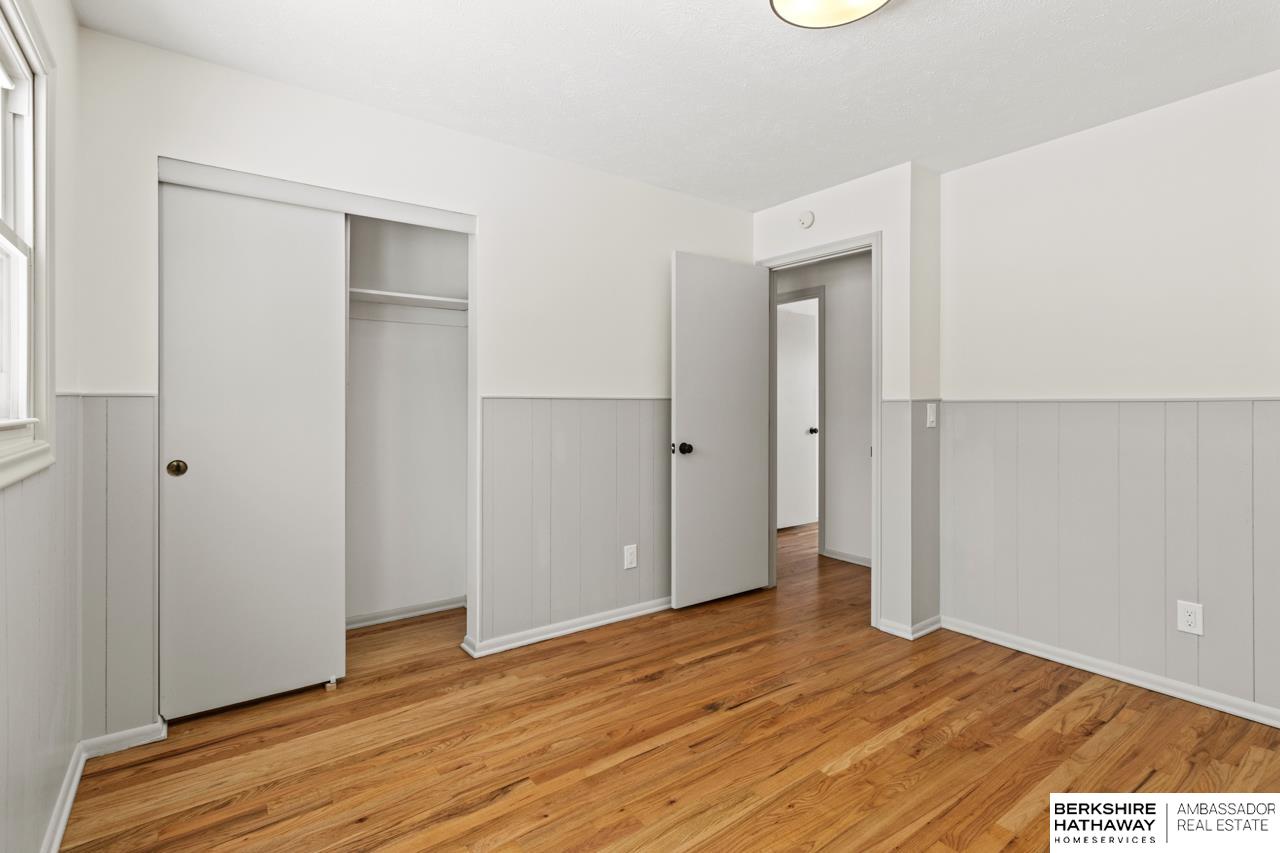 Omaha, Nebraska 68124, United States, 4 Bedrooms Bedrooms, ,3 BathroomsBathrooms,Residential,Pending,183674