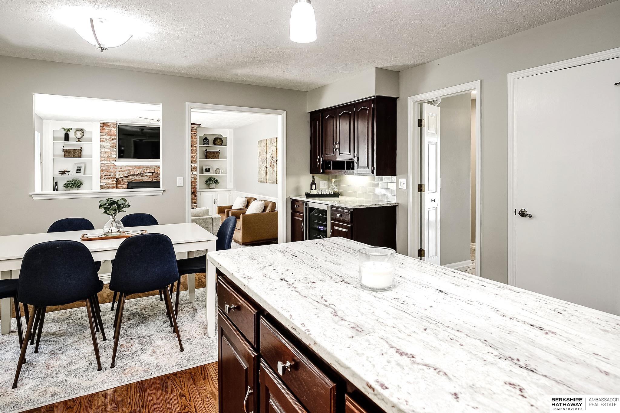 Omaha, Nebraska 68118, United States, 4 Bedrooms Bedrooms, ,3 BathroomsBathrooms,Residential,Pending,140062