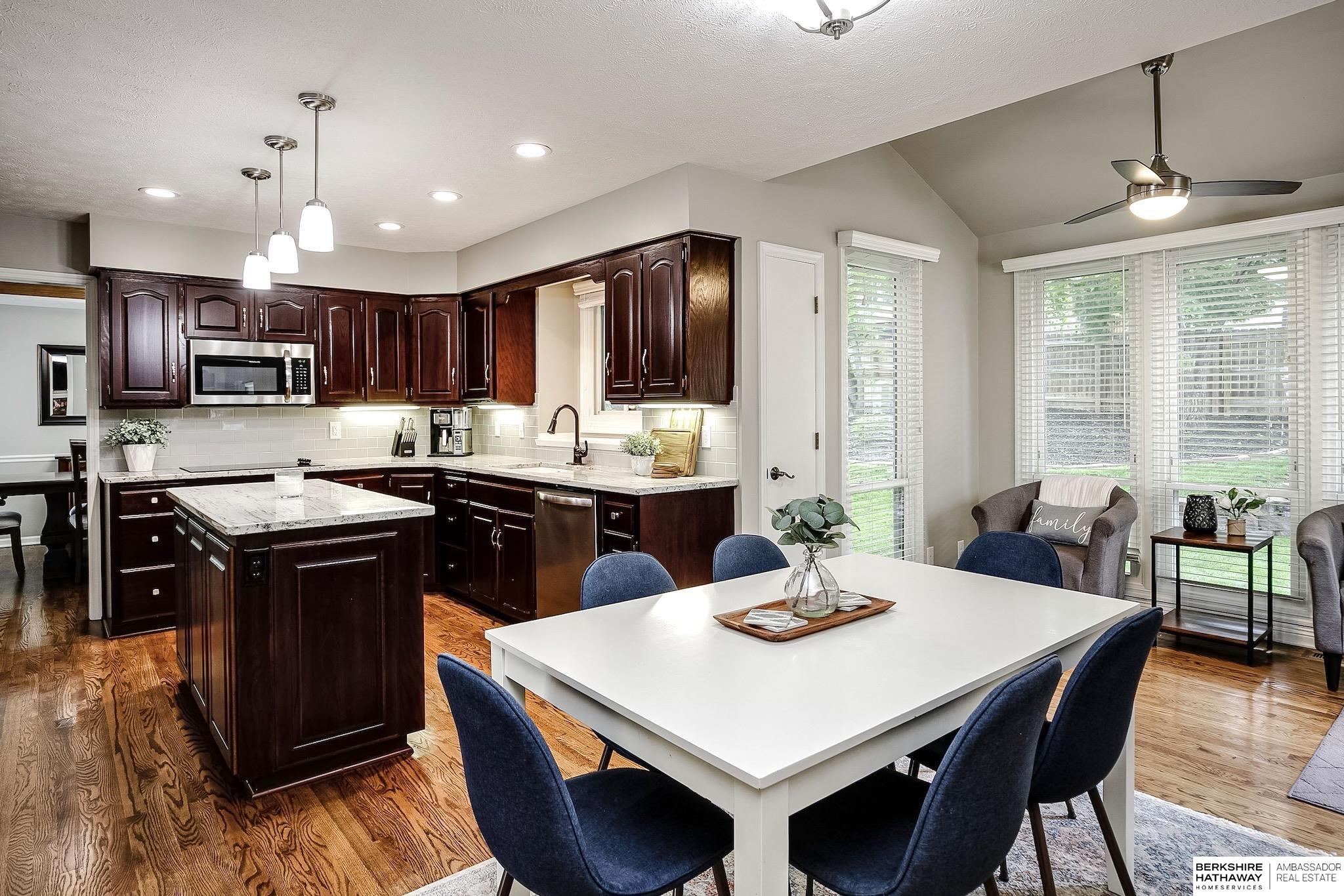 Omaha, Nebraska 68118, United States, 4 Bedrooms Bedrooms, ,3 BathroomsBathrooms,Residential,Pending,140062