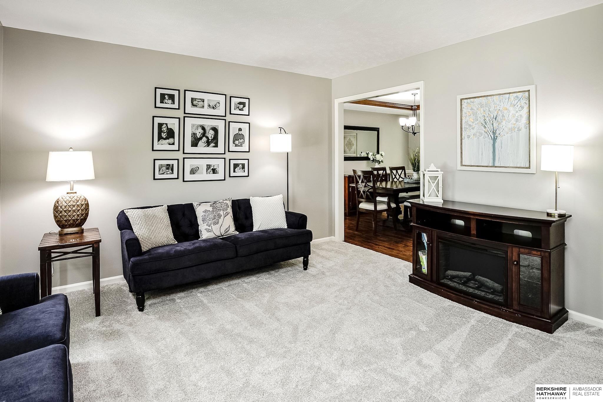 Omaha, Nebraska 68118, United States, 4 Bedrooms Bedrooms, ,3 BathroomsBathrooms,Residential,Pending,140062