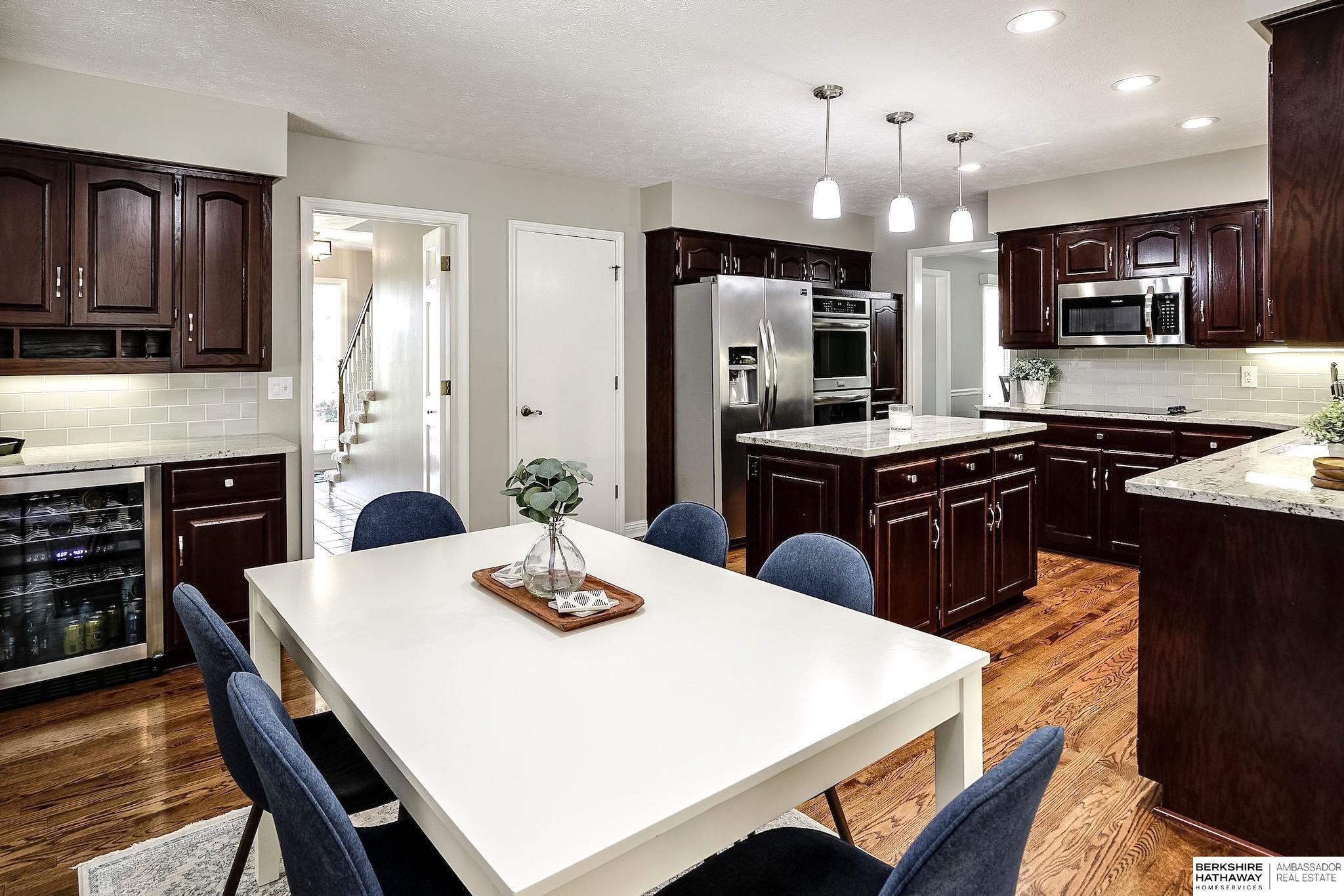 Omaha, Nebraska 68118, United States, 4 Bedrooms Bedrooms, ,3 BathroomsBathrooms,Residential,Pending,140062