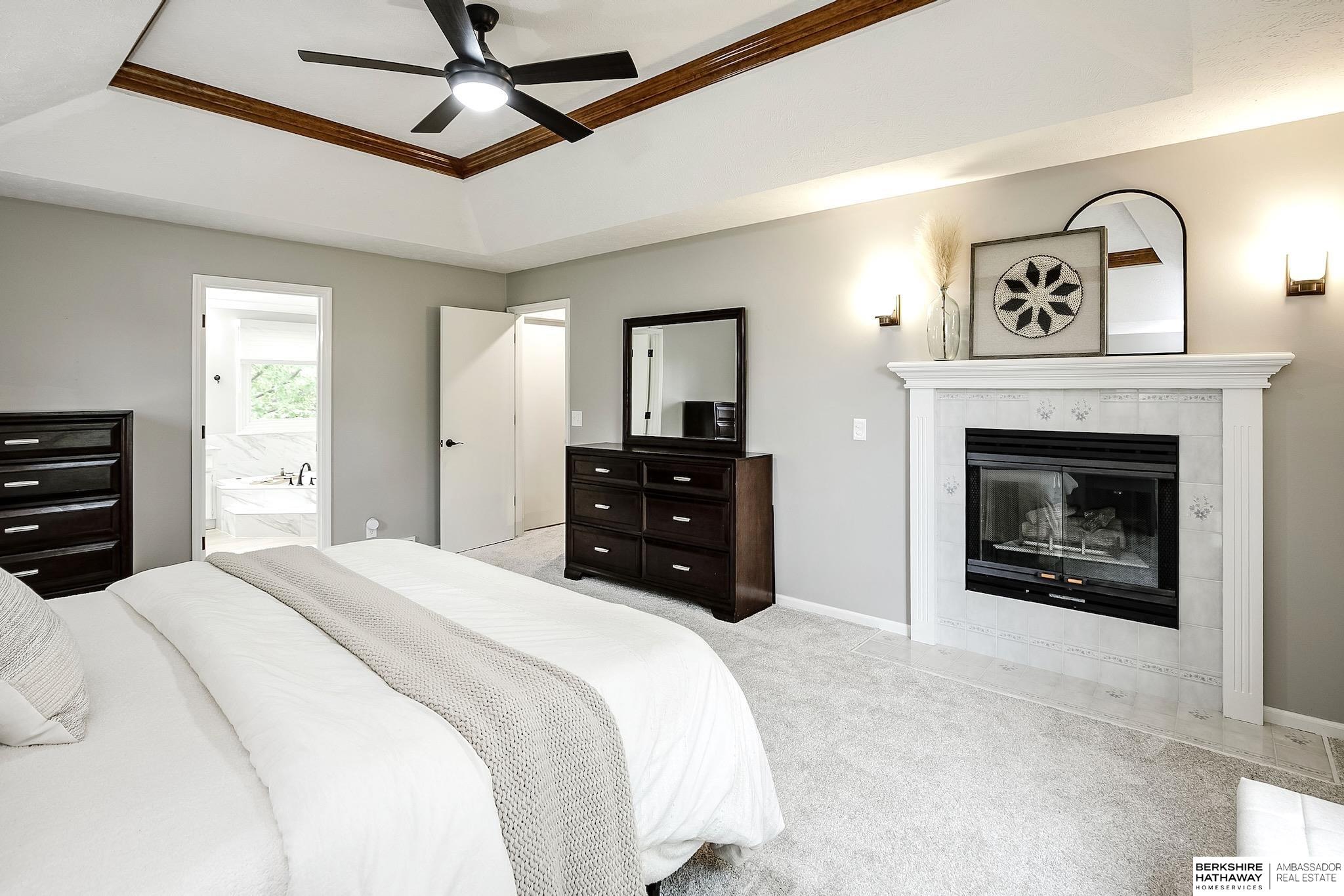 Omaha, Nebraska 68118, United States, 4 Bedrooms Bedrooms, ,3 BathroomsBathrooms,Residential,Pending,140062