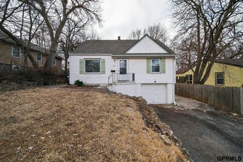 Photo of 4121 Maple Street, Omaha, NE 68111 (MLS # 22605738)