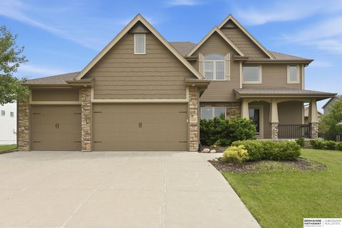 Photo of 12411 Osprey Lane, Papillion, NE 68046 (MLS # 22613717)