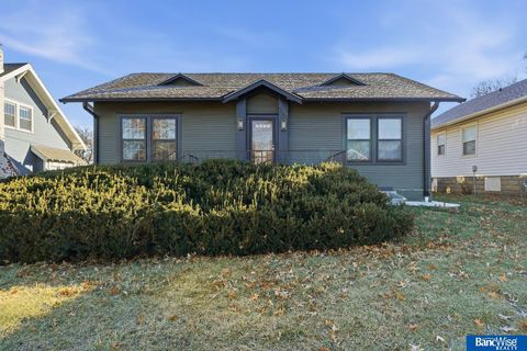 Photo of 2644 S 12th Street, Lincoln, NE 68502 (MLS # 22602335)