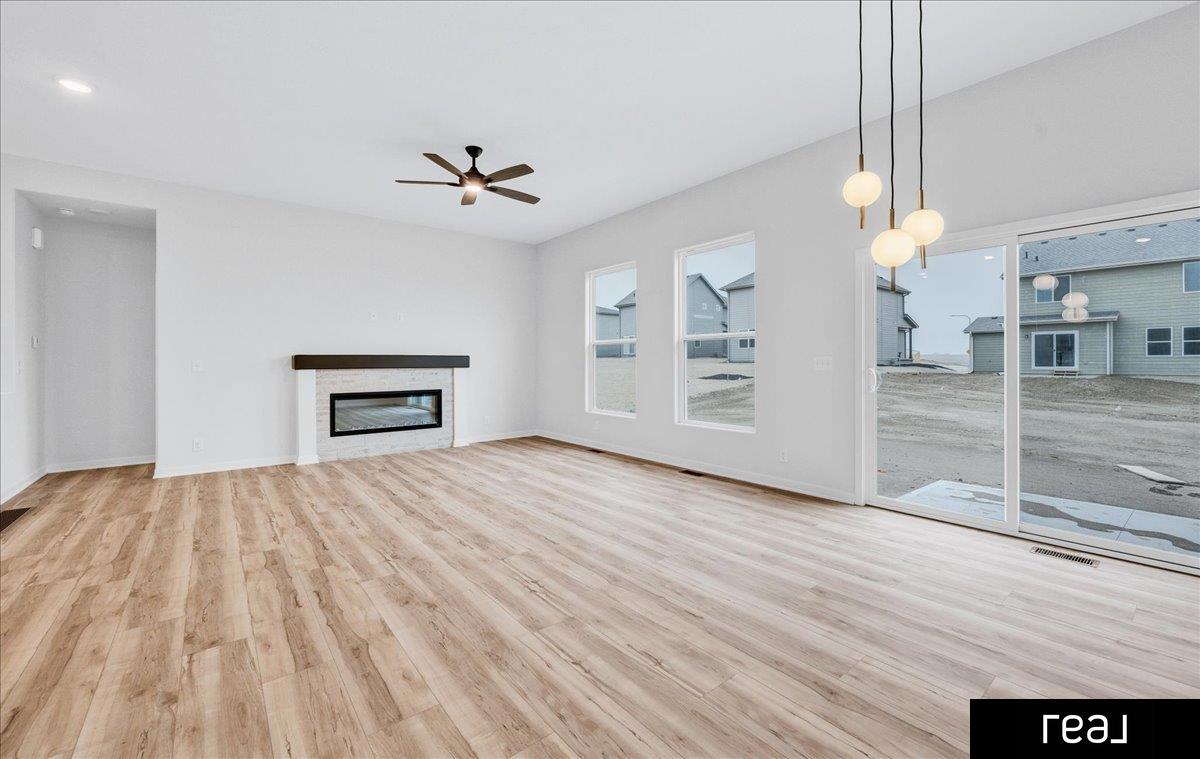 Bennington, Nebraska 68007, United States, 2 Bedrooms Bedrooms, ,2 BathroomsBathrooms,Residential,Active,7255