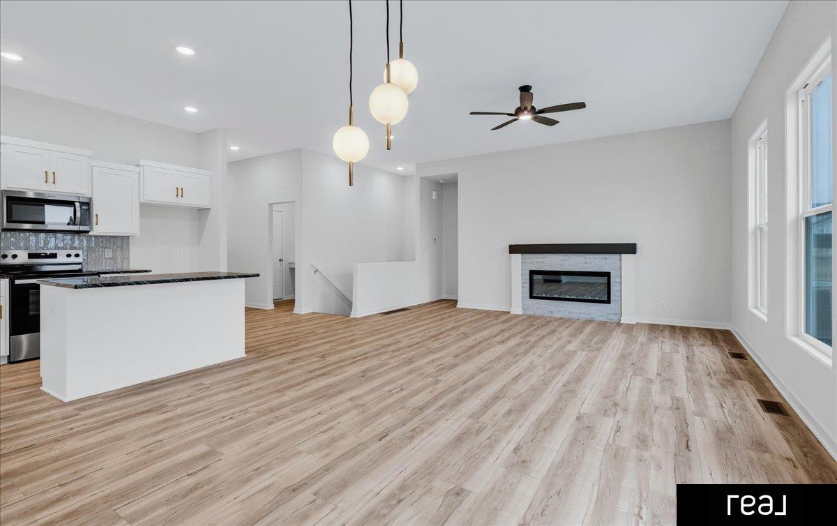 Bennington, Nebraska 68007, United States, 2 Bedrooms Bedrooms, ,2 BathroomsBathrooms,Residential,Active,7255