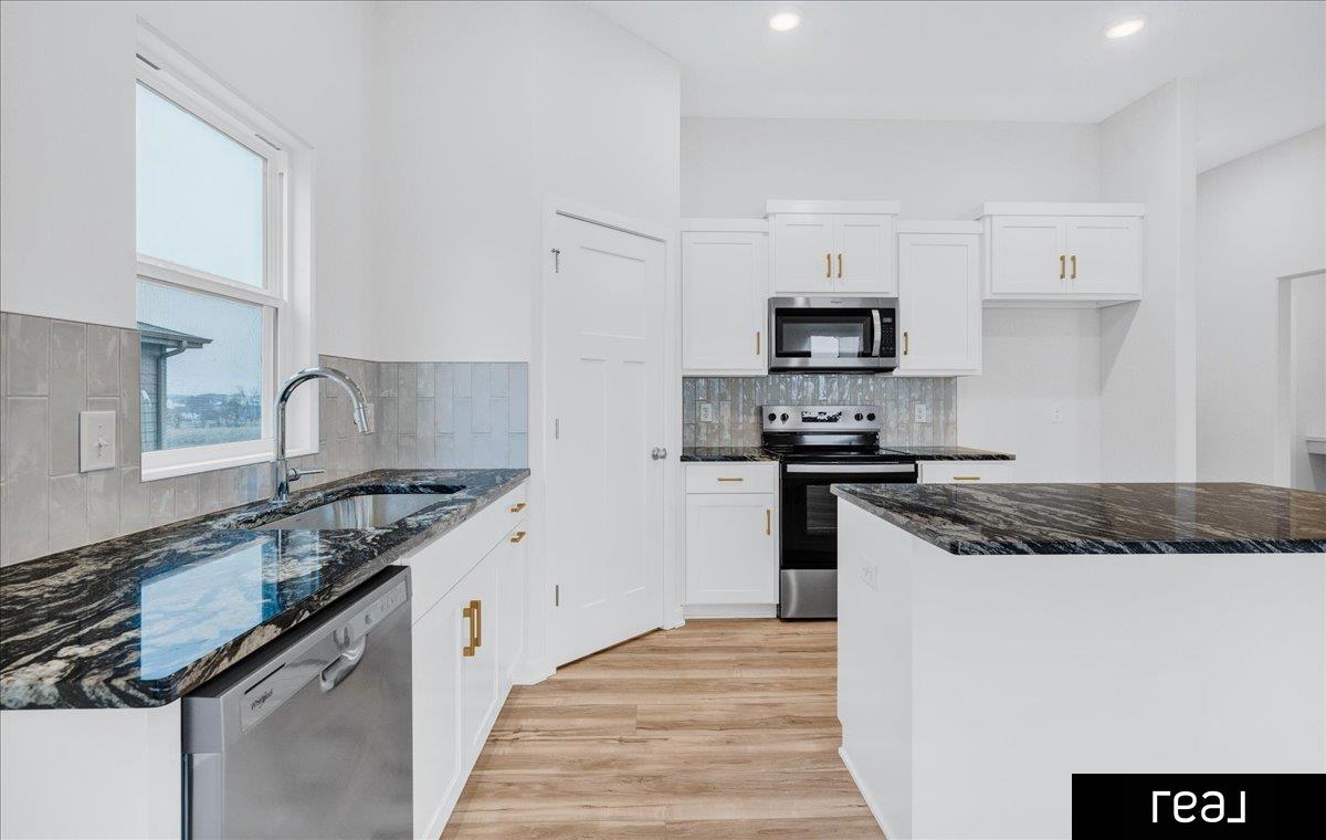 Bennington, Nebraska 68007, United States, 2 Bedrooms Bedrooms, ,2 BathroomsBathrooms,Residential,Active,7255