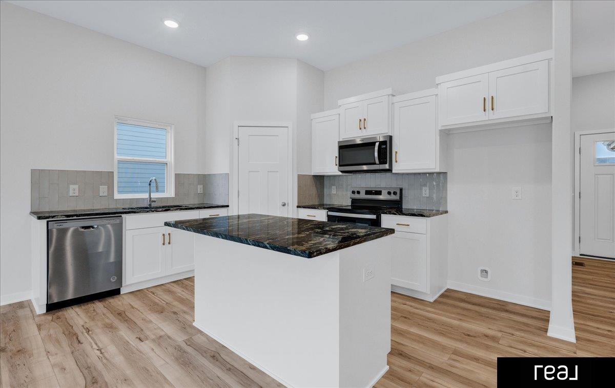 Bennington, Nebraska 68007, United States, 2 Bedrooms Bedrooms, ,2 BathroomsBathrooms,Residential,Active,7255