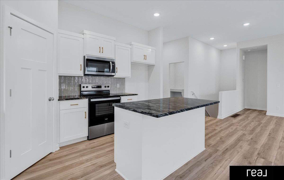 Bennington, Nebraska 68007, United States, 2 Bedrooms Bedrooms, ,2 BathroomsBathrooms,Residential,Active,7255