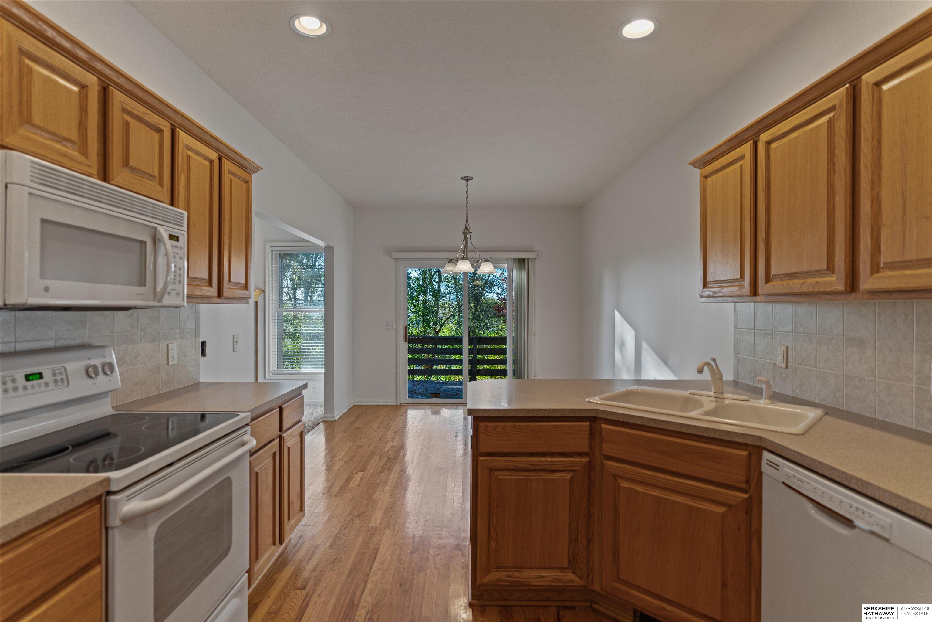 Omaha, Nebraska 68130, United States, 2 Bedrooms Bedrooms, ,2 BathroomsBathrooms,Residential,Active,248973