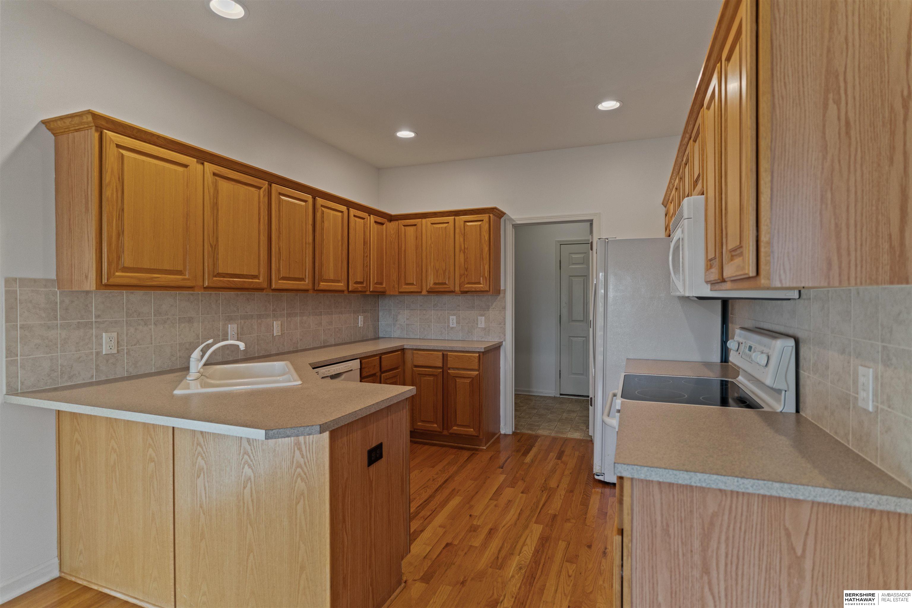 Omaha, Nebraska 68130, United States, 2 Bedrooms Bedrooms, ,2 BathroomsBathrooms,Residential,Active,248973