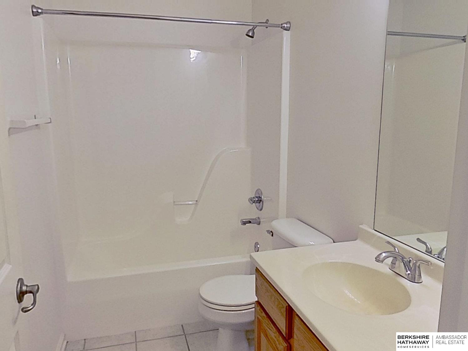 Omaha, Nebraska 68130, United States, 2 Bedrooms Bedrooms, ,2 BathroomsBathrooms,Residential,Active,248973