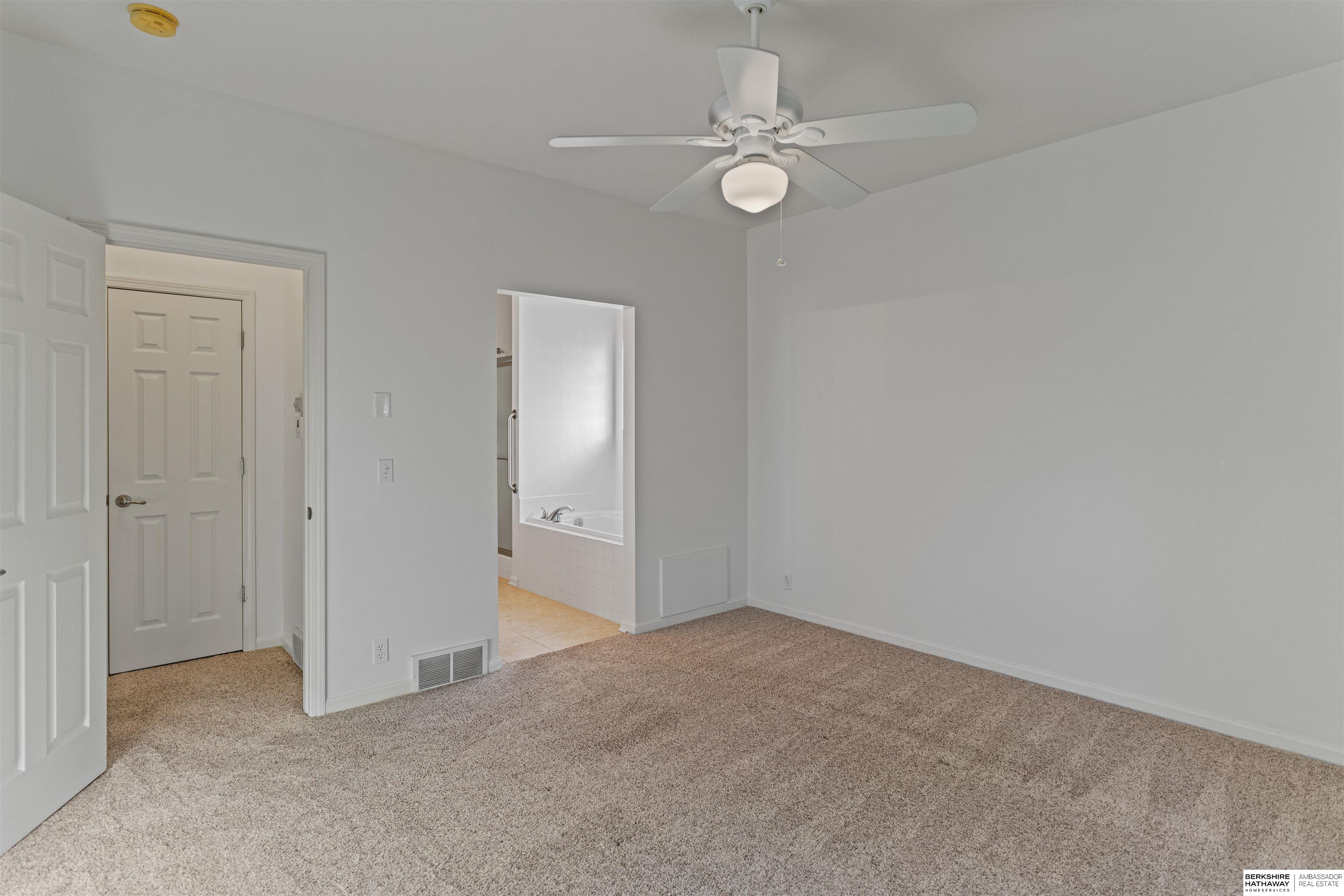 Omaha, Nebraska 68130, United States, 2 Bedrooms Bedrooms, ,2 BathroomsBathrooms,Residential,Active,248973