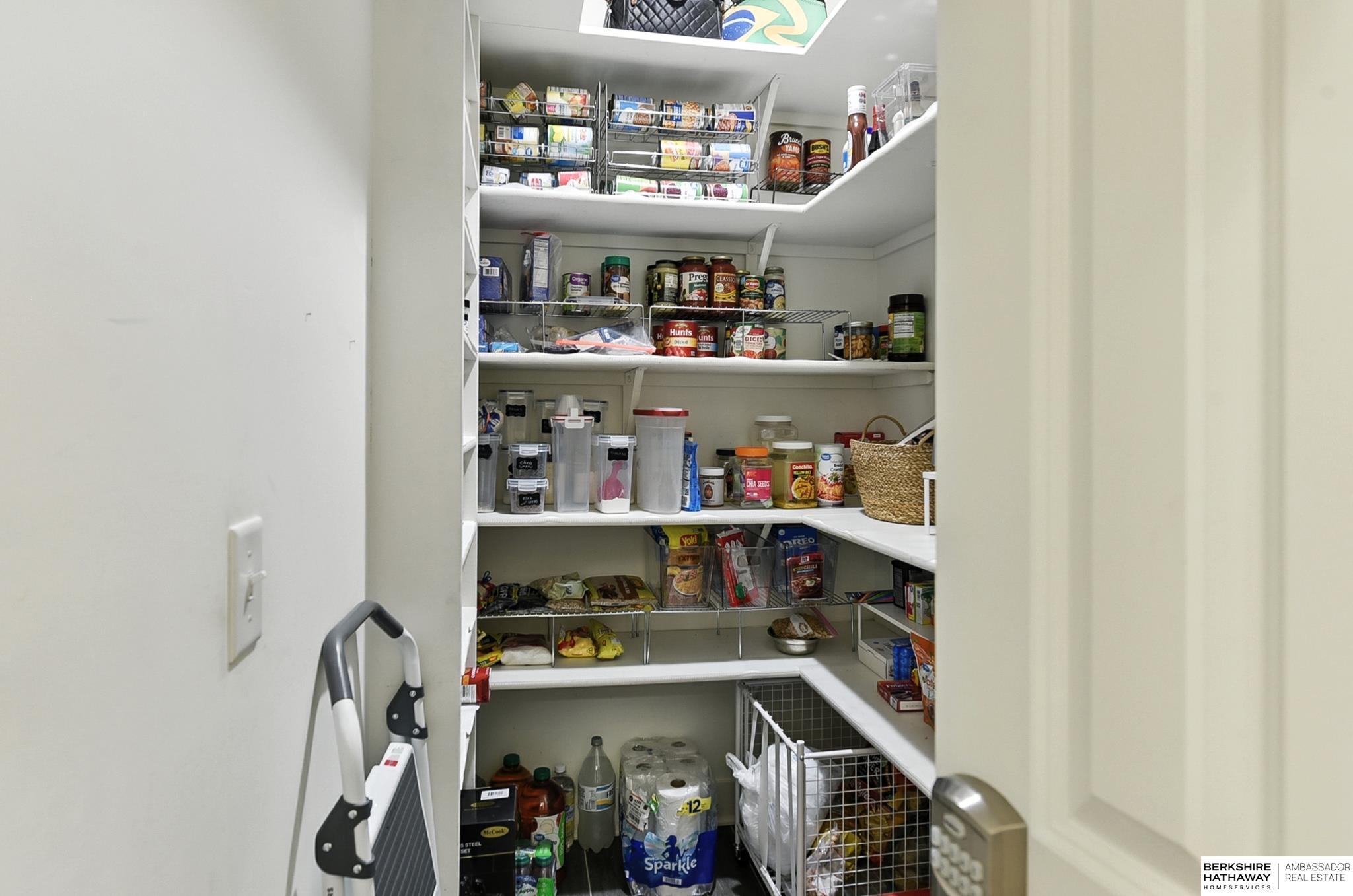 Fort Calhoun, Nebraska 68023, United States, 5 Bedrooms Bedrooms, ,3 BathroomsBathrooms,Residential,Active,197434