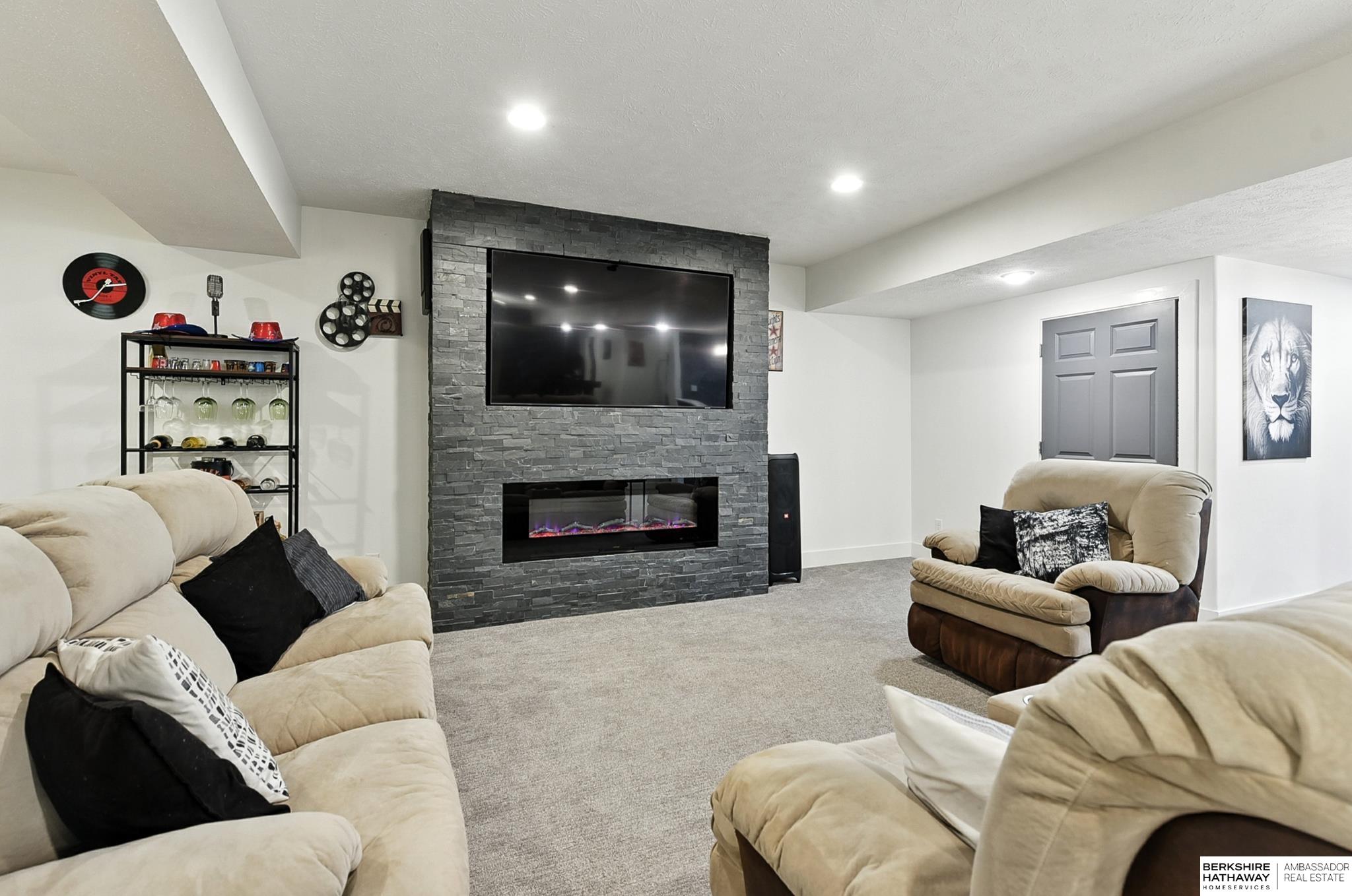 Fort Calhoun, Nebraska 68023, United States, 5 Bedrooms Bedrooms, ,3 BathroomsBathrooms,Residential,Active,197434