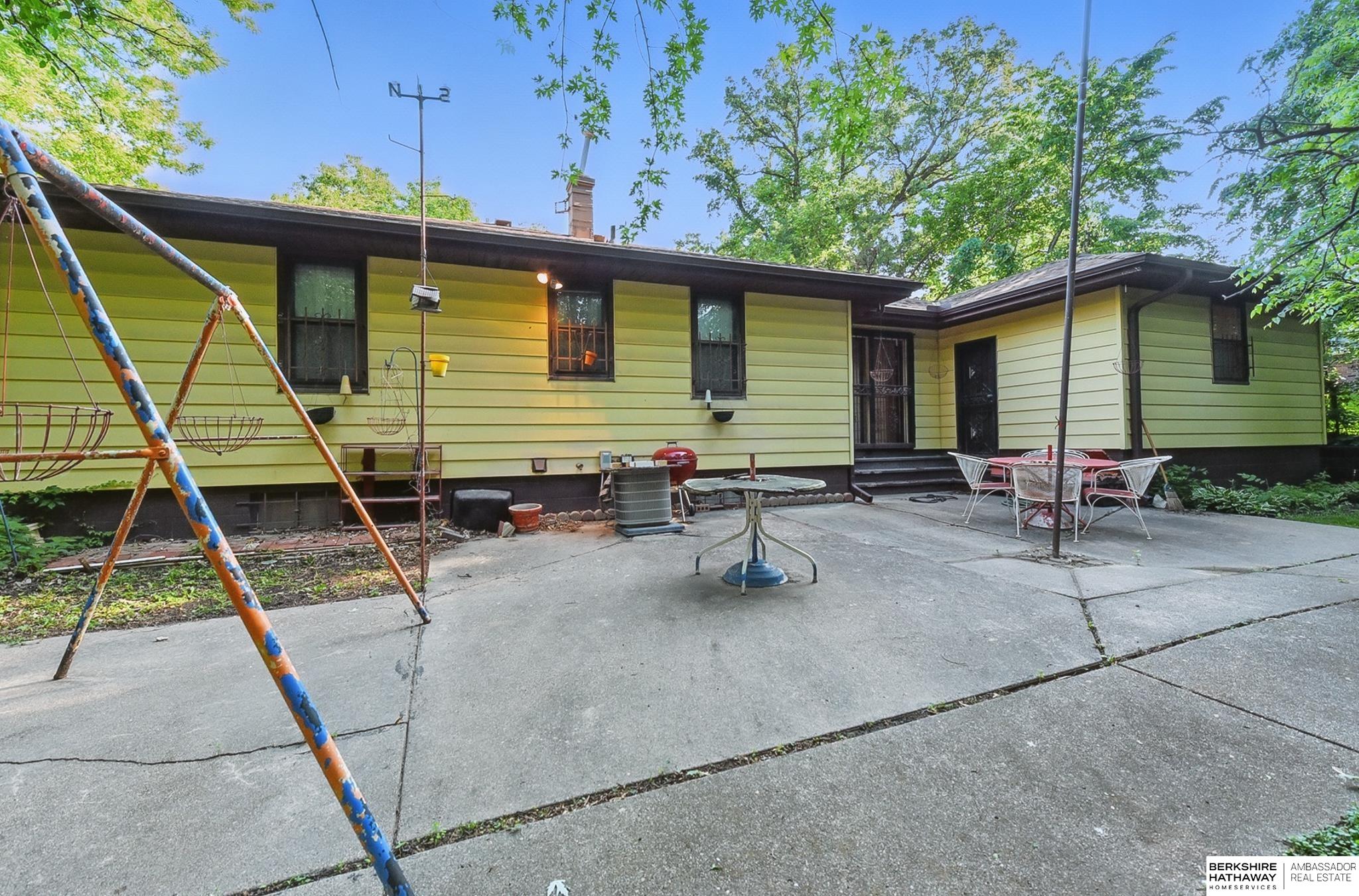 Omaha, Nebraska 68107, United States, 2 Bedrooms Bedrooms, ,2 BathroomsBathrooms,Residential,Pending,162774