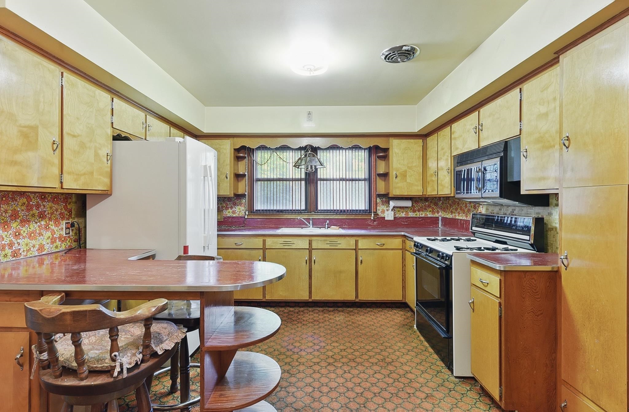 Omaha, Nebraska 68107, United States, 2 Bedrooms Bedrooms, ,2 BathroomsBathrooms,Residential,Pending,162774