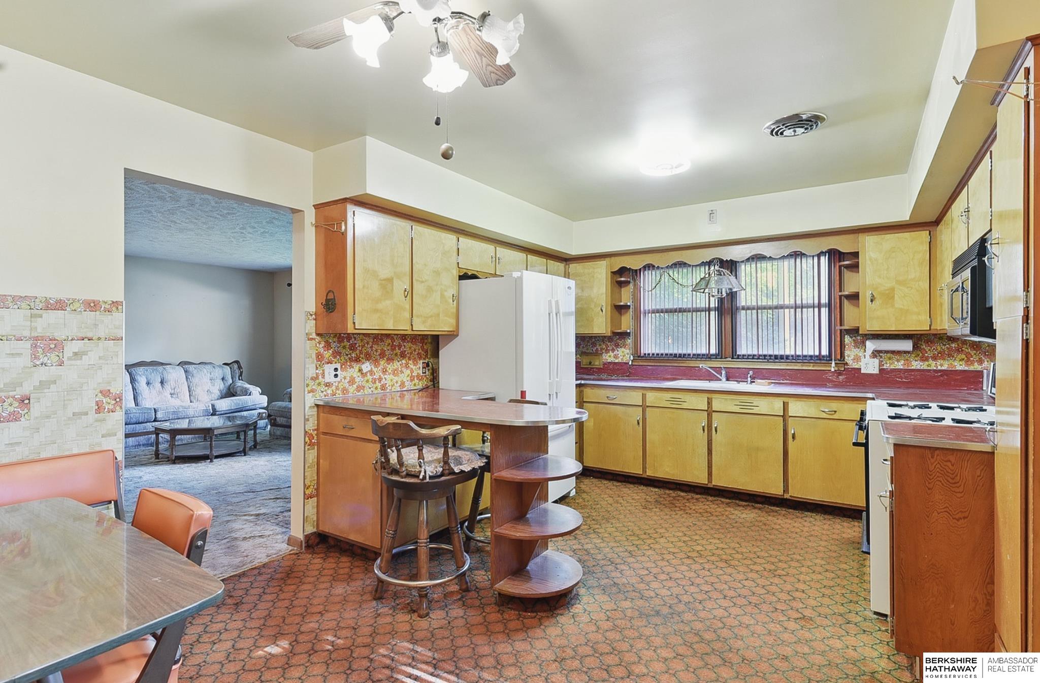 Omaha, Nebraska 68107, United States, 2 Bedrooms Bedrooms, ,2 BathroomsBathrooms,Residential,Pending,162774